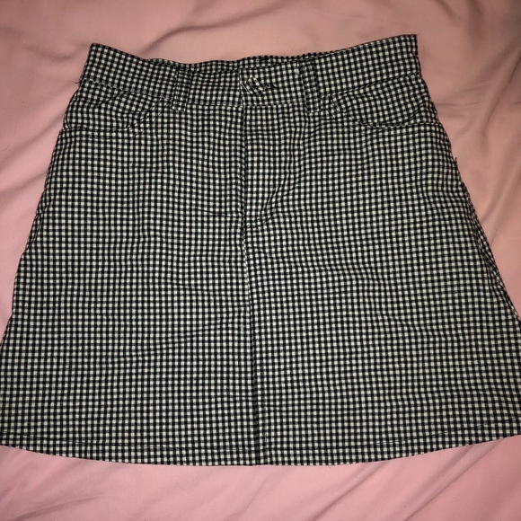 Brandy Melville Checkered Skirt - Picture 2 of 4